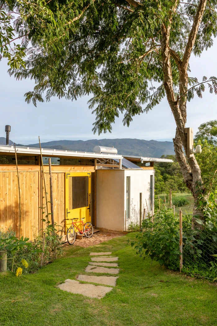 Casa para alugar com 2 quartos, 1 suíte, 2 banheiros e 2 vagas, 110 m² - foto 3