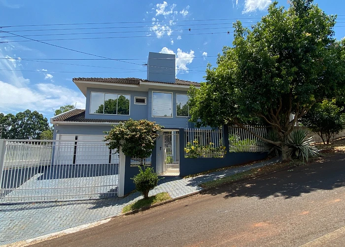 Casa para vender com 3 quartos, 1 suíte, 3 banheiros e 2 vagas