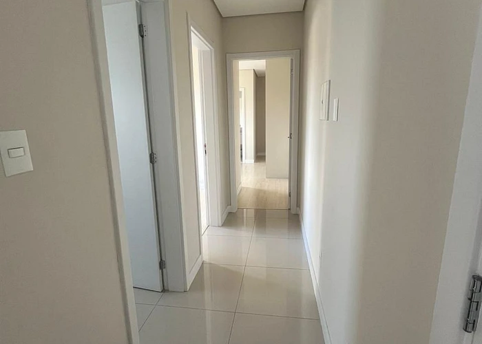 Apartamento para vender com 2 quartos, 1 suíte, 2 banheiros e 2 vagas - foto 4