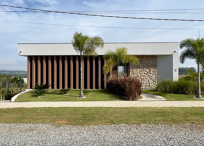 Casa 4 suítes com piscina em Jardim Vergueiro – 315,99 m²