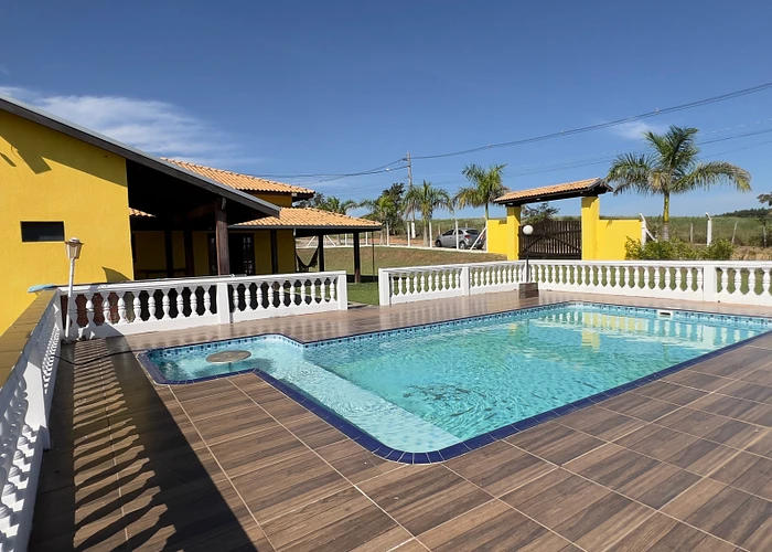Casa 20 Quartos com Piscina em Floresta - 1000m²